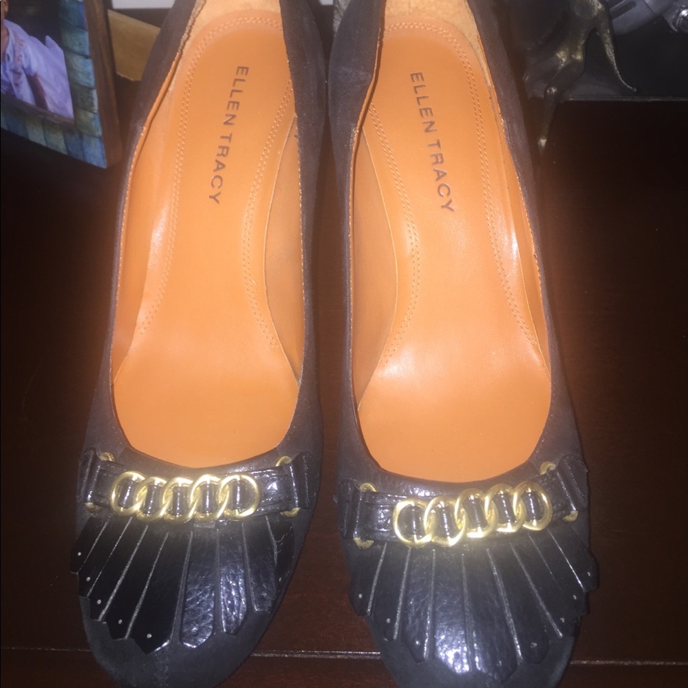 Black suede Ellen tracy heels